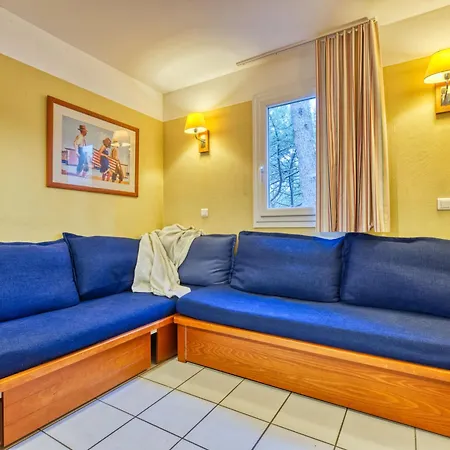 公寓 Les Grands Pins-3 By Interhome 卡尔康