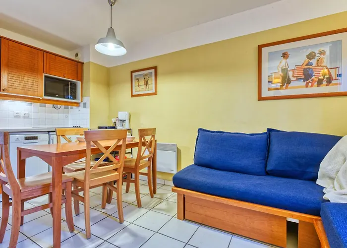 아파트 Les Grands Pins-3 By Interhome